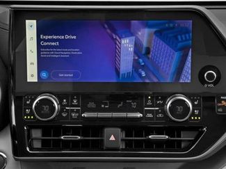 Used 2025 Toyota Highlander Platinum video 4