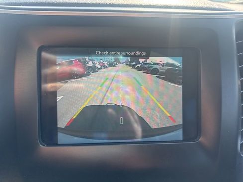 Used 2019 Jeep Cherokee Latitude Plus w/ Comfort/Convenience Group image 21