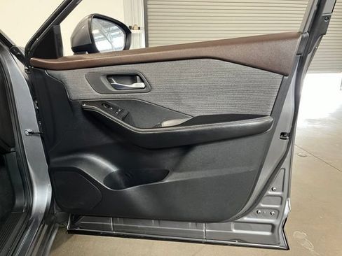 Used 2023 Nissan Rogue SV FWD image 12