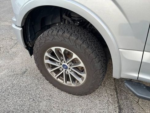 Used 2019 Ford F150 XLT w/ Equipment Group 302A Luxury AWD/4WD image 11