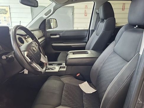Used 2017 Toyota Tundra SR5 AWD/4WD image 7