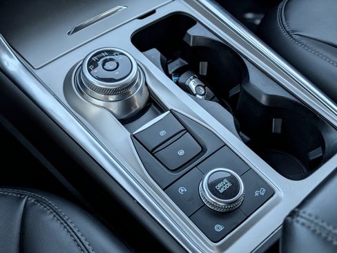 Used 2023 Ford Explorer XLT w/ Equipment Group 202A image 17