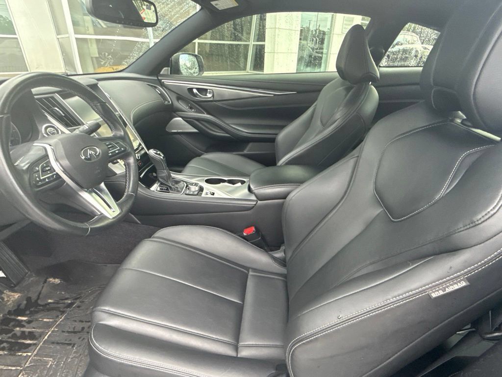 Used 2019 INFINITI Q60 3.0t Luxe w/ Cargo Package RWD image 12