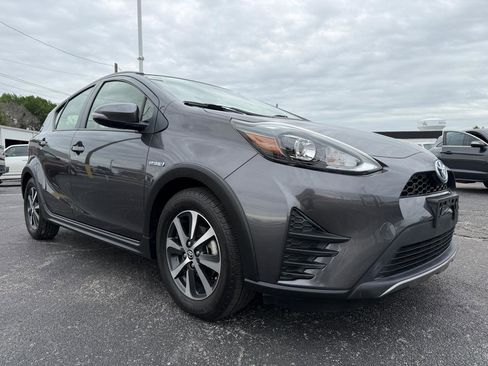 Used 2019 Toyota Prius C FWD image 3