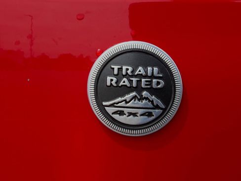 Used 2018 Jeep Wrangler Unlimited Sahara w/ Connectivity Group AWD/4WD image 26