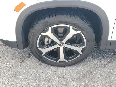 Certified 2026 Volkswagen Tiguan SE AWD/4WD image 12