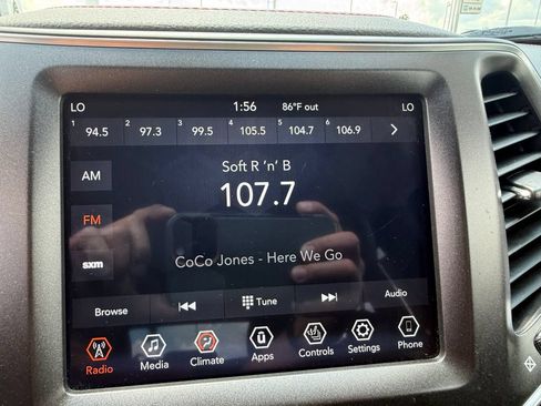 Used 2019 Jeep Cherokee Trailhawk w/ Comfort/Convenience Group AWD/4WD image 12