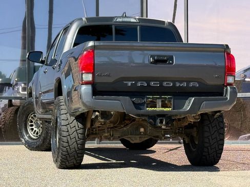 Used 2016 Toyota Tacoma TRD Sport image 8