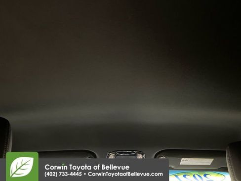 Certified 2021 Toyota Venza Limited image 24