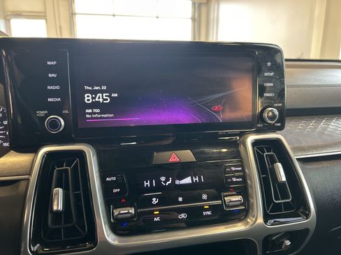 Used 2022 Kia Sorento SX image 31