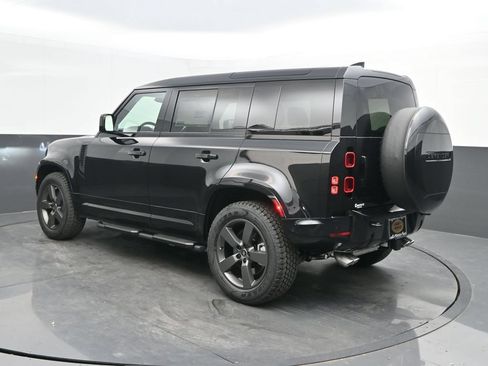 Used 2025 Land Rover Defender 110 X-Dynamic SE AWD/4WD image 3