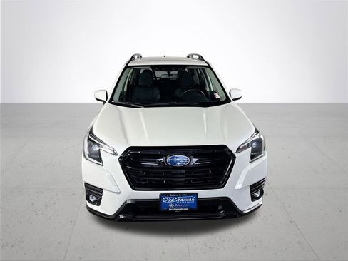 Used 2024 Subaru Forester Premium image 3