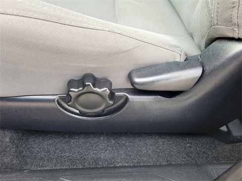 Used 2019 Toyota Tacoma SR image 18