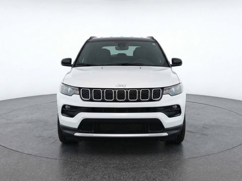 Used 2025 Jeep Compass Limited image 2