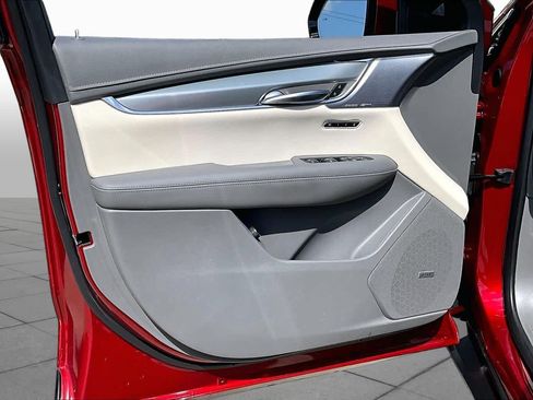 Used 2023 Cadillac XT5 Premium Luxury FWD image 21