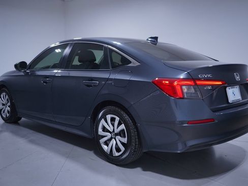 Used 2022 Honda Civic LX image 3