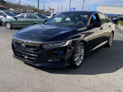 Used 2018 Honda Accord Sport image 4