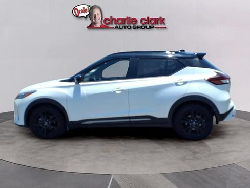Used 2023 Nissan Kicks SR FWD image 2