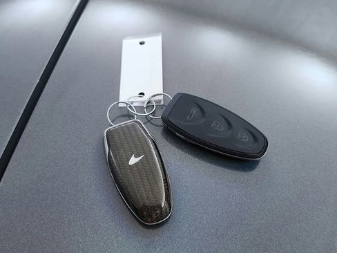 Used 2015 McLaren 650S Spider image 34