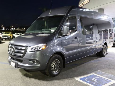 Used 2021 Mercedes-Benz Sprinter 3500 image 4