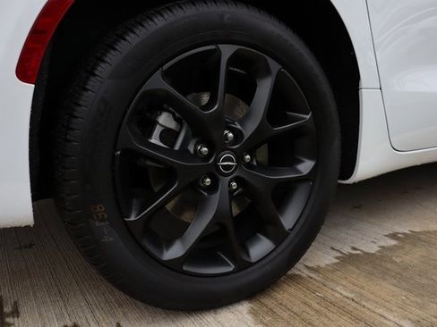 New 2026 Chrysler Pacifica Limited w/ S Appearance Package image 36