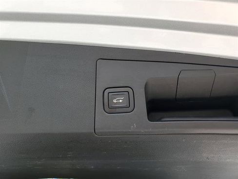 Used 2017 Cadillac XT5 Luxury FWD image 42