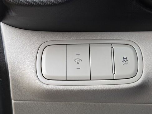 Used 2024 Hyundai Venue SEL image 27