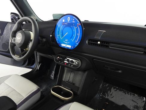 Used 2025 MINI Cooper Convertible FWD image 17