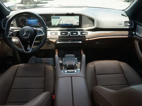 Used 2025 Mercedes-Benz GLS 450 4MATIC image 23