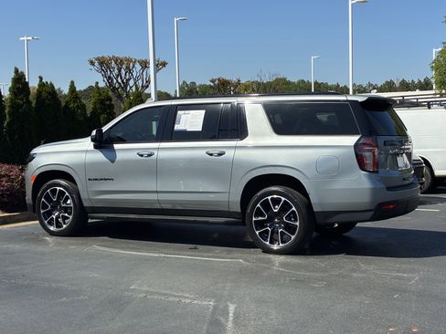 Used 2023 Chevrolet Suburban RST w/ Luxury Package image 9