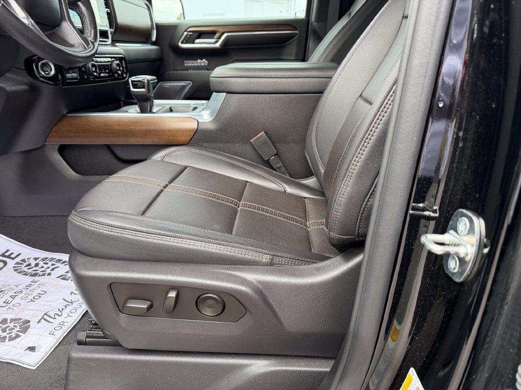 Used 2024 Chevrolet Silverado 1500 High Country w/ Technology Package AWD/4WD image 15