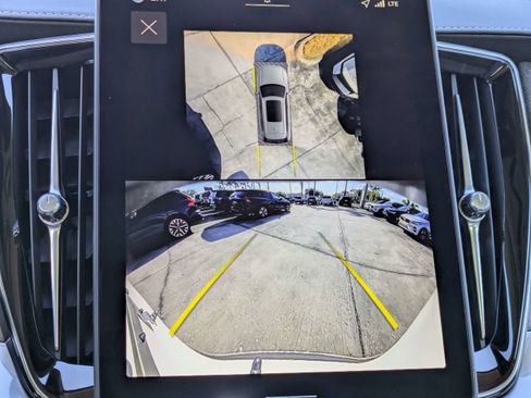 New 2026 Volvo XC90 B6 Ultra image 28