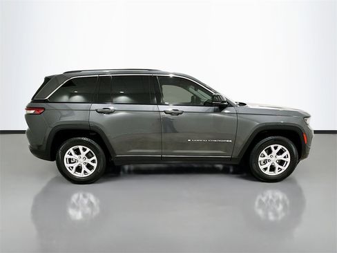 Used 2022 Jeep Grand Cherokee Limited image 8