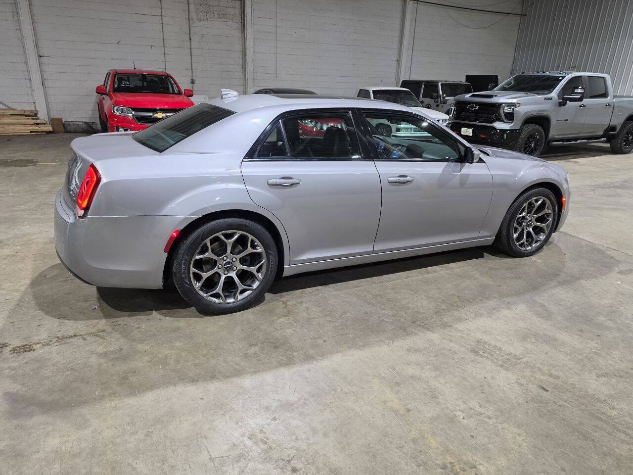 Used 2018 Chrysler 300 S w/ Safetytec Plus Group RWD image 13