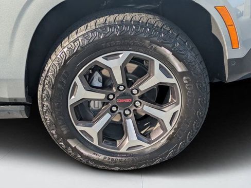 Used 2025 GMC Yukon AT4 Ultimate image 8