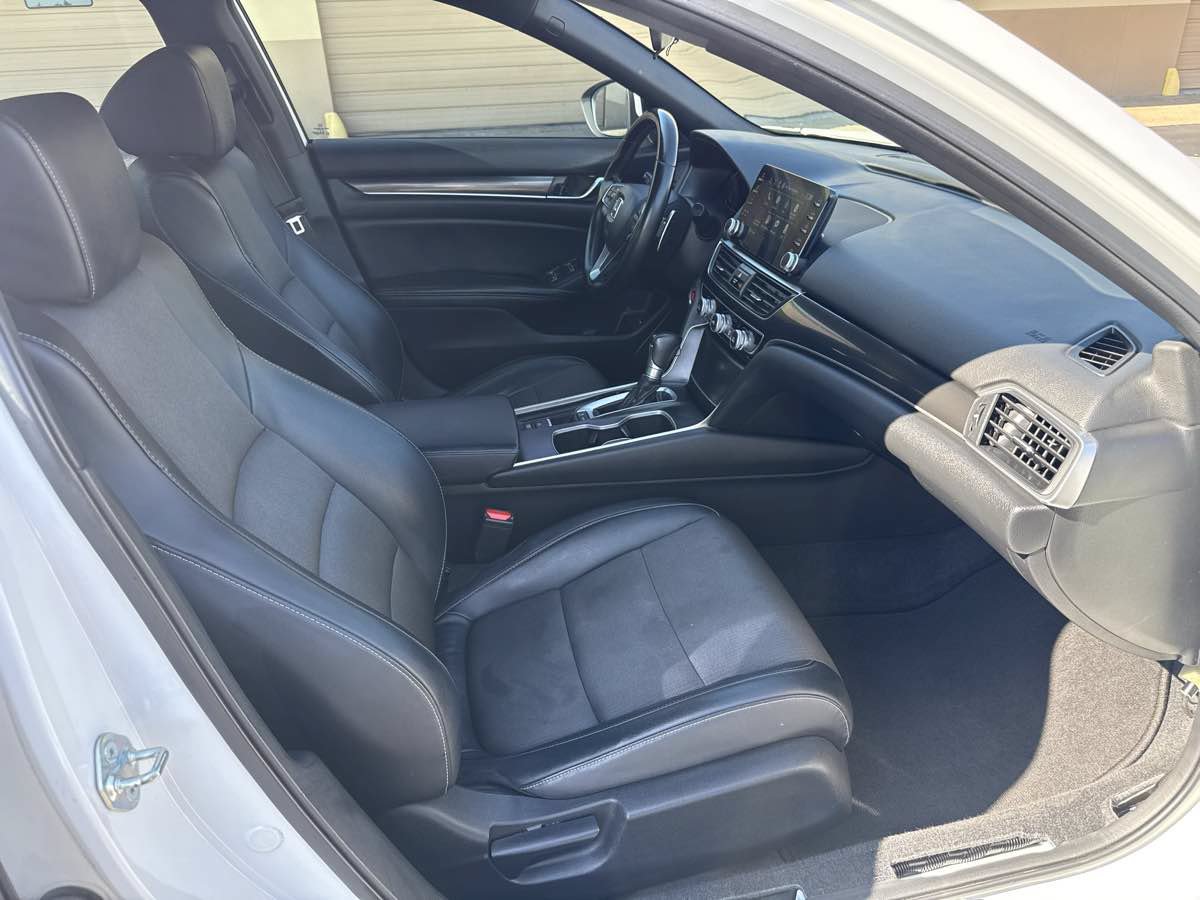 Used 2018 Honda Accord Sport image 19