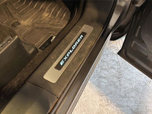 Used 2019 Ford Explorer Sport w/ Equipment Group 401A AWD/4WD image 32