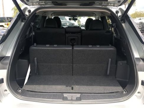 Used 2025 Mitsubishi Outlander SE FWD image 14