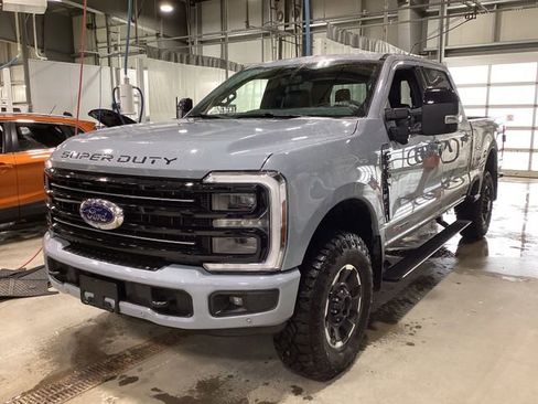 Used 2025 Ford F250 Platinum w/ Tremor Off-Road Package AWD/4WD image 5