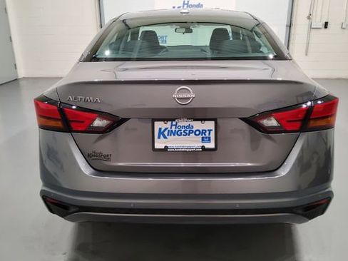 Used 2025 Nissan Altima 2.5 SV FWD image 4