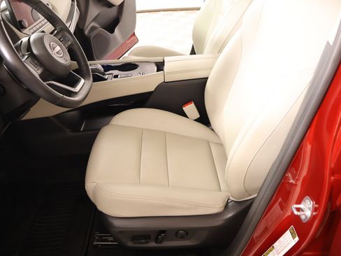 Used 2023 Nissan Rogue SL w/ SL Premium Package FWD image 12