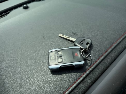 Used 2017 GMC Sierra 2500 SLT w/ All Terrain HD Package image 17