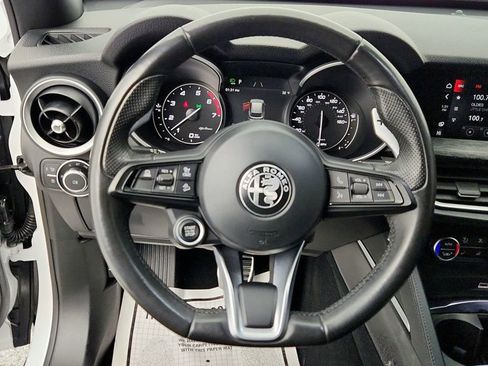 Used 2022 Alfa Romeo Stelvio Sprint image 13
