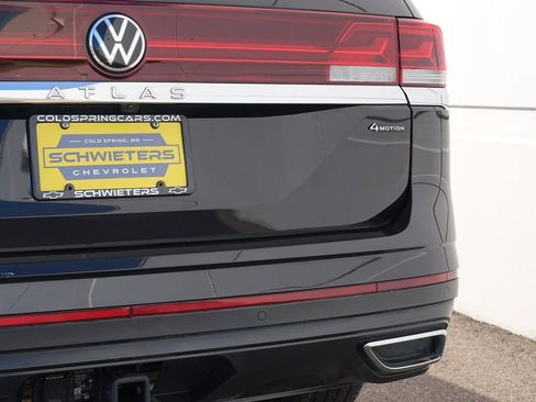 Used 2025 Volkswagen Atlas SE image 10