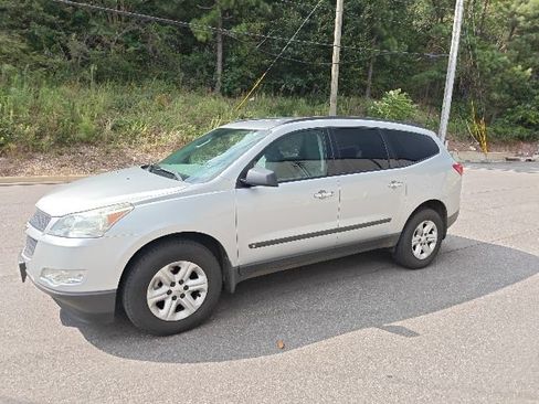 Used 2009 Chevrolet Traverse LS FWD image 6