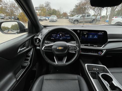 Certified 2025 Chevrolet Equinox LT w/ Convenience Package II image 11