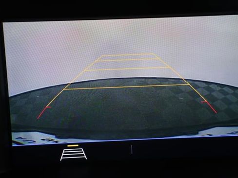 Used 2021 GMC Terrain SLE w/ Driver Convenience Package image 18