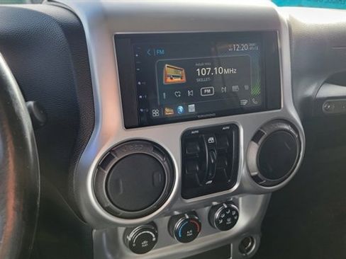 Used 2012 Jeep Wrangler Unlimited Sport image 27