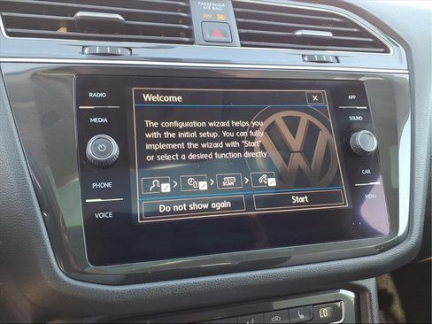 Used 2019 Volkswagen Tiguan SE w/ Panoramic Sunroof Package image 16