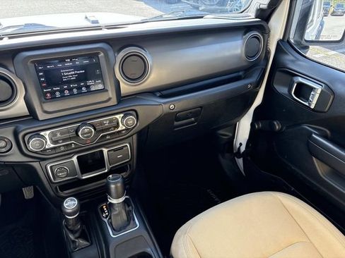Used 2022 Jeep Gladiator Sport w/ Trailer Tow Package AWD/4WD image 15